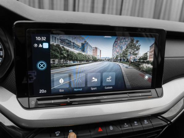 Skoda Octavia IV (A8) с пробегом 2021 года, цена 2 470 000 рублей, 59807 км, лифтбек, Автокод Объявления