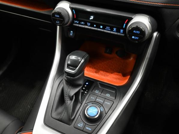 Toyota RAV4 V (XA50) с пробегом 2021 года, цена 3 100 000 рублей, 105313 км, внедорожник, Автокод Объявления