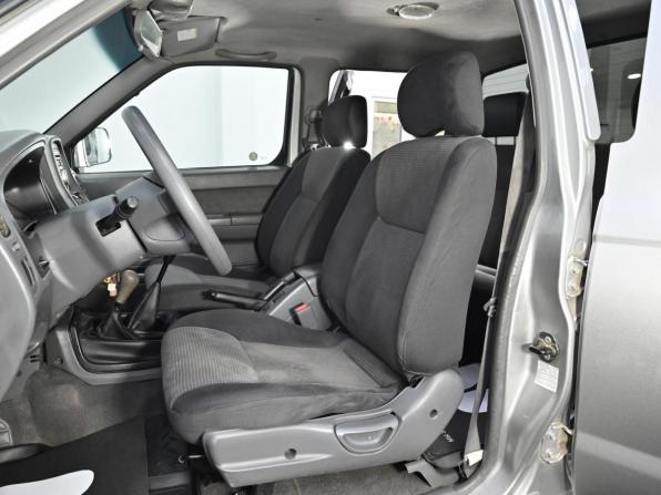 Nissan NP300 с пробегом 2012 года, цена 999 000 рублей, 374000 км, offers.body_type.unknown, Автокод Объявления