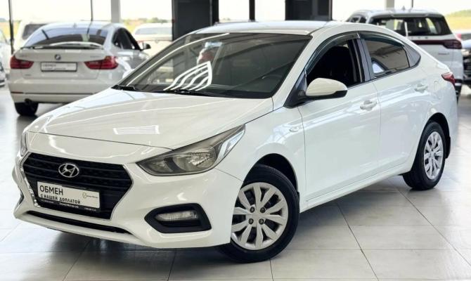 Hyundai Solaris II с пробегом 2017 года, цена 1 099 000 рублей, 98000 км, седан, Автокод Объявления