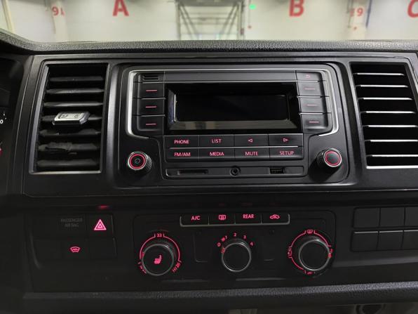Volkswagen Caravelle T6 с пробегом 2016 года, цена 2 200 000 рублей, 330186 км, минивэн, Автокод Объявления