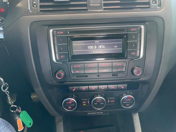 Volkswagen Jetta VI с пробегом 2013 года, цена 910 900 рублей, 158563 км, седан, Автокод Объявления