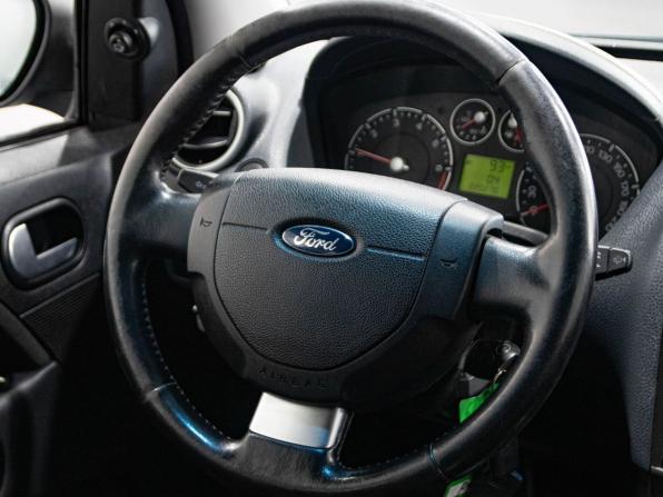 Ford Fiesta Mk5 с пробегом 2006 года, цена 299 000 рублей, 220244 км, хэтчбек, Автокод Объявления