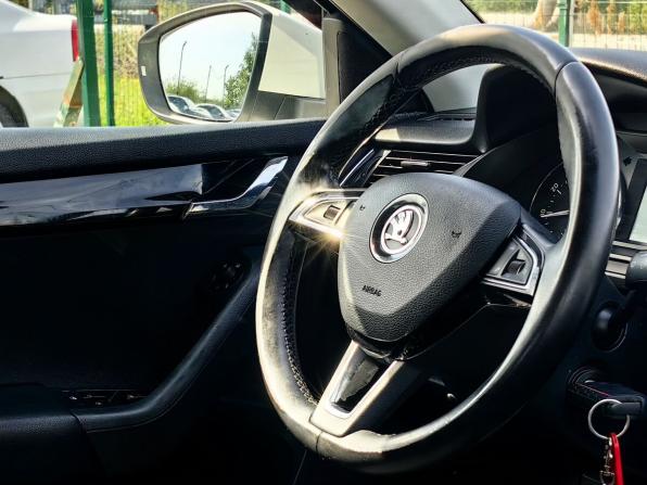 Skoda Octavia III (A7) с пробегом 2015 года, цена 849 000 рублей, 295200 км, лифтбек, Автокод Объявления