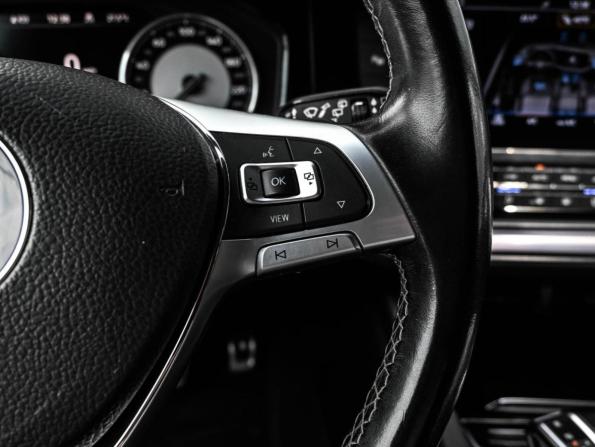 Volkswagen Touareg III с пробегом 2018 года, цена 3 899 000 рублей, 236096 км, внедорожник, Автокод Объявления