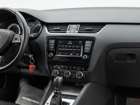 Skoda Octavia III (A7) с пробегом 2016 года, цена 1 349 000 рублей, 120000 км, лифтбек, Автокод Объявления