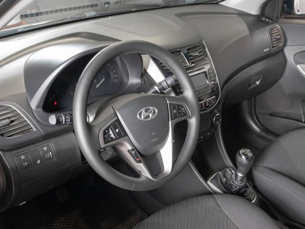 Hyundai Solaris I Рестайлинг с пробегом 2015 года, цена 1 120 000 рублей, 127127 км, седан, Автокод Объявления