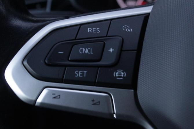 Volkswagen Polo VI с пробегом 2021 года, цена 1 645 000 рублей, 106138 км, лифтбек, Автокод Объявления