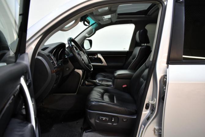Toyota Land Cruiser 200 Series Рестайлинг 1 с пробегом 2014 года, цена 4 788 000 рублей, 125332 км, внедорожник, Автокод Объявления