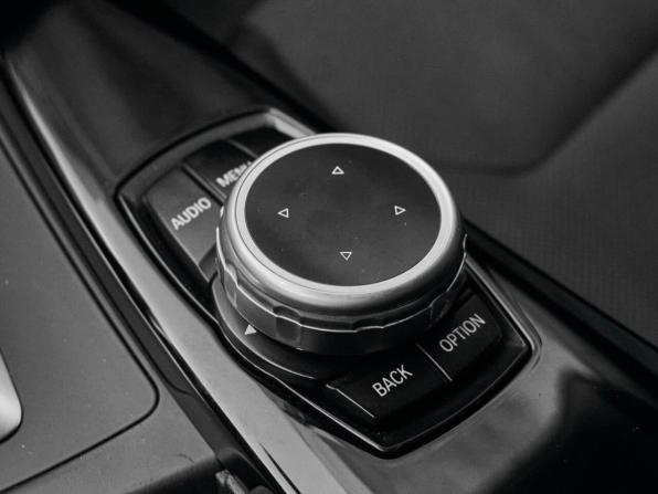 BMW 3 серии VI (F3x) Рестайлинг с пробегом 2017 года, цена 2 060 000 рублей, 180032 км, седан, Автокод Объявления