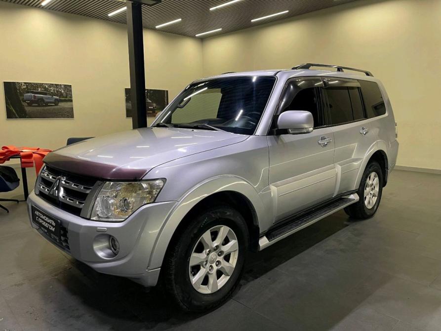 Mitsubishi Pajero IV Рестайлинг 1 Новосибирск  - изображение 1