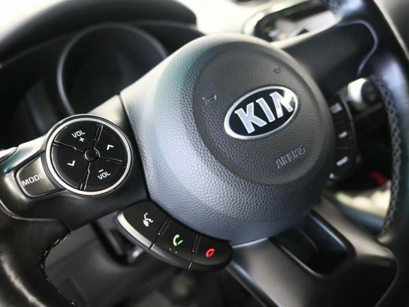 Kia Soul II Рестайлинг с пробегом 2017 года, цена 1 579 900 рублей, 111000 км, хэтчбек, Автокод Объявления
