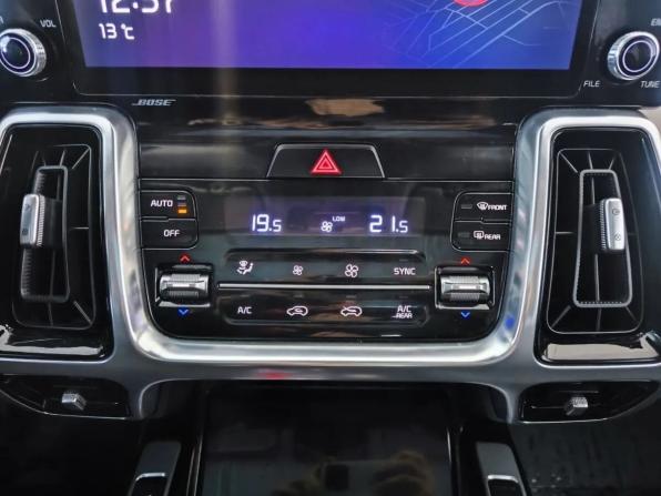 Kia Sorento IV с пробегом 2021 года, цена 3 815 000 рублей, 140948 км, внедорожник, Автокод Объявления