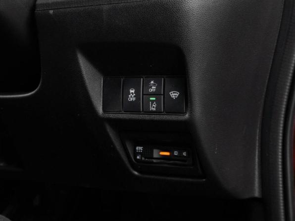 Honda Stepwgn V Рестайлинг с пробегом 2017 года, цена 2 399 000 рублей, 155728 км, минивэн, Автокод Объявления