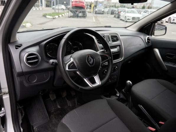 Renault Logan II Рестайлинг с пробегом 2019 года, цена 1 060 600 рублей, 70490 км, седан, Автокод Объявления