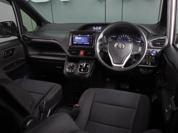 Toyota Voxy III (R80) Рестайлинг с пробегом 2020 года, цена 3 339 000 рублей, 60892 км, минивэн, Автокод Объявления