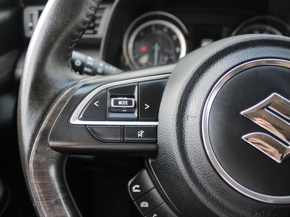 Suzuki Ertiga II Рестайлинг с пробегом 2023 года, цена 2 059 000 рублей, 43367 км, компактвэн, Автокод Объявления