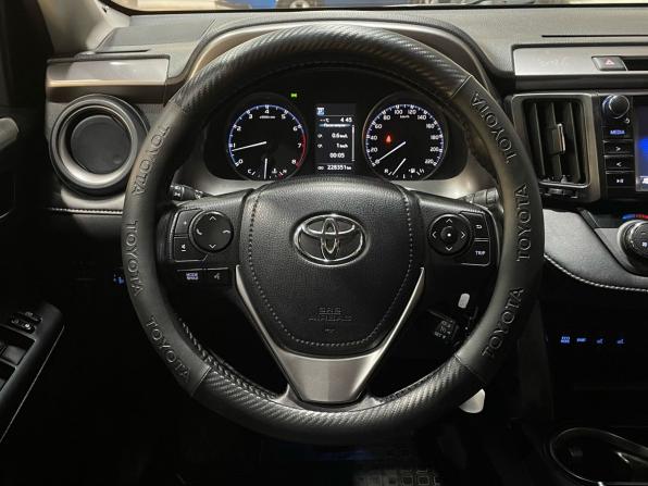 Toyota RAV4 IV (XA40) Рестайлинг с пробегом 2017 года, цена 1 880 000 рублей, 228343 км, внедорожник, Автокод Объявления