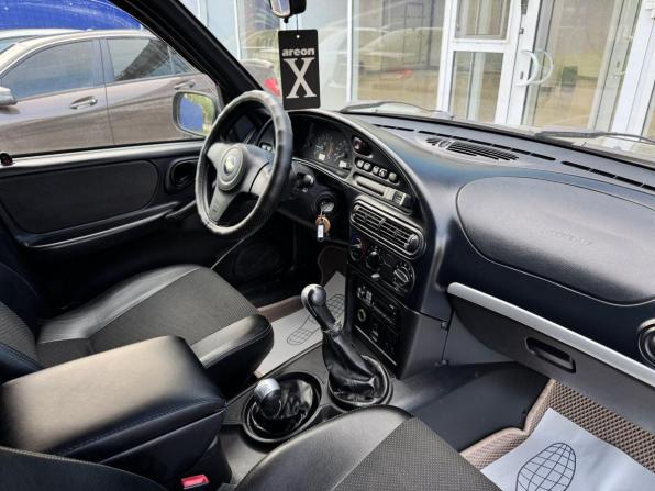 Chevrolet Niva I Рестайлинг с пробегом 2011 года, цена 445 000 рублей, 168988 км, внедорожник, Автокод Объявления
