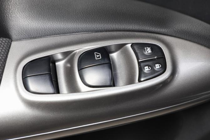 Nissan Juke I с пробегом 2013 года, цена 1 129 000 рублей, 120157 км, внедорожник, Автокод Объявления