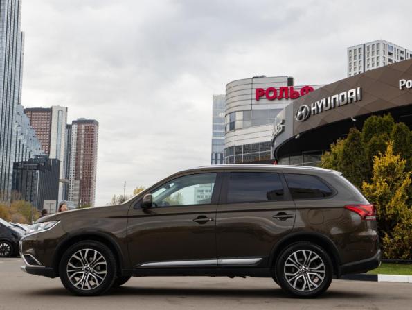 Mitsubishi Outlander III Рестайлинг с пробегом 2015 года, цена 1 980 000 рублей, 142472 км, внедорожник, Автокод Объявления