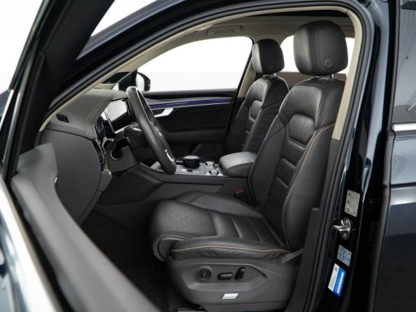 Volkswagen Touareg III с пробегом 2019 года, цена 4 246 900 рублей, 169765 км, внедорожник, Автокод Объявления