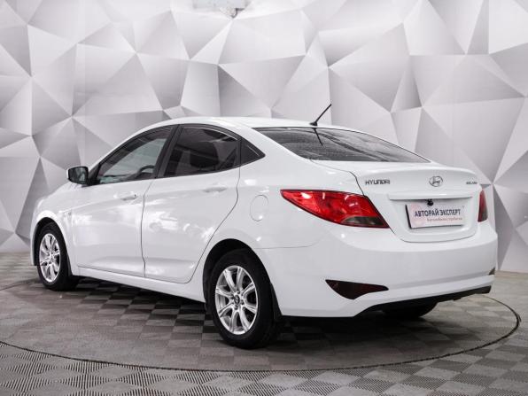 Hyundai Solaris I Рестайлинг с пробегом 2015 года, цена 960 000 рублей, 140000 км, седан, Автокод Объявления