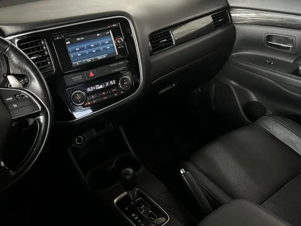 Mitsubishi Outlander III Рестайлинг 2 с пробегом 2016 года, цена 1 860 000 рублей, 113117 км, внедорожник, Автокод Объявления