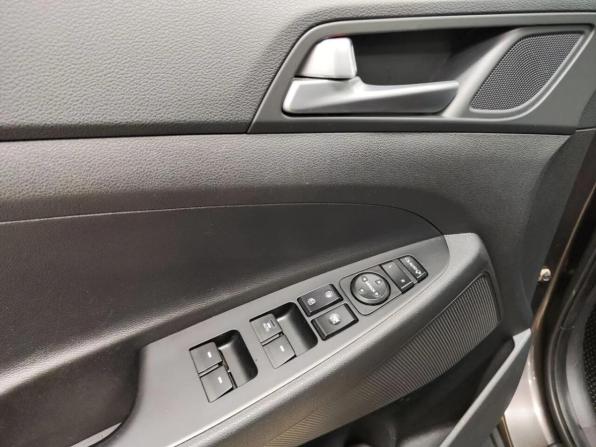 Hyundai Tucson III с пробегом 2017 года, цена 2 024 156 рублей, 99039 км, внедорожник, Автокод Объявления