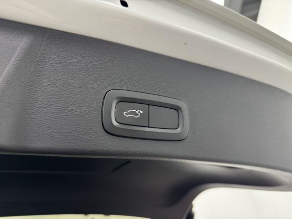 Volvo XC40 I с пробегом 2019 года, цена 2 630 000 рублей, 101631 км, внедорожник, Автокод Объявления