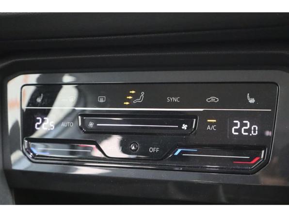 Volkswagen Tiguan II Рестайлинг с пробегом 2021 года, цена 2 559 000 рублей, 62773 км, внедорожник, Автокод Объявления