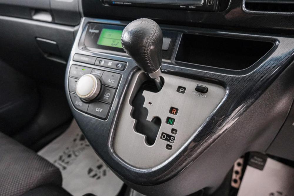 Toyota Wish I Рестайлинг Красноярск  - изображение 16