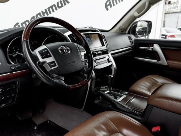 Toyota Land Cruiser 200 Series Рестайлинг 1 с пробегом 2015 года, цена 4 160 000 рублей, 254066 км, внедорожник, Автокод Объявления