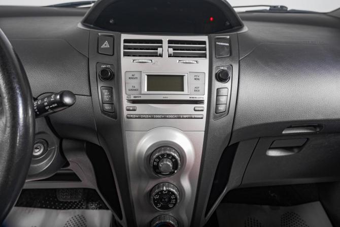 Toyota Yaris II с пробегом 2006 года, цена 579 000 рублей, 170000 км, хэтчбек, Автокод Объявления