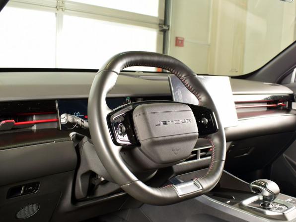 JETOUR DASHING I с пробегом 2023 года, цена 2 125 995 рублей, 36180 км, внедорожник, Автокод Объявления