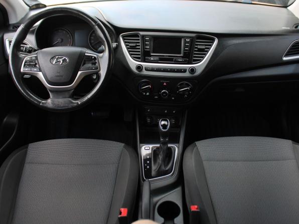 Hyundai Solaris II с пробегом 2017 года, цена 1 219 000 рублей, 113747 км, седан, Автокод Объявления