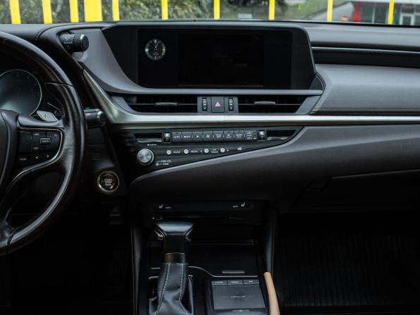 Lexus ES VII с пробегом 2021 года, цена 3 240 000 рублей, 88587 км, седан, Автокод Объявления