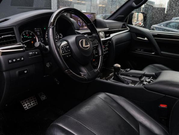Lexus LX III Рестайлинг 2 с пробегом 2018 года, цена 10 990 000 рублей, 35821 км, внедорожник, Автокод Объявления