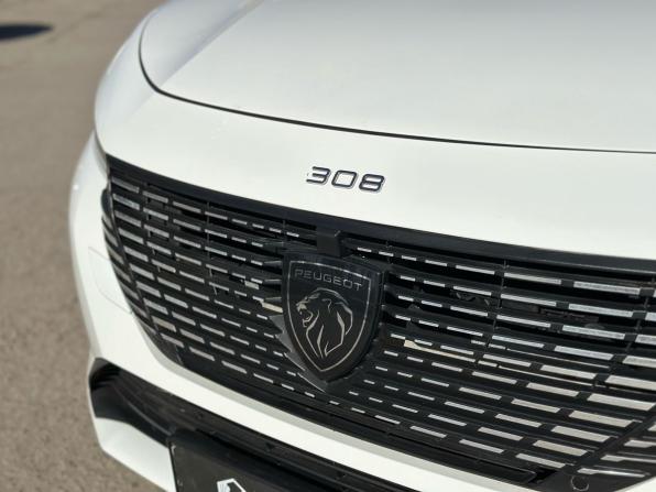 Peugeot 308 III с пробегом 2022 года, цена 2 180 000 рублей, 59000 км, универсал, Автокод Объявления