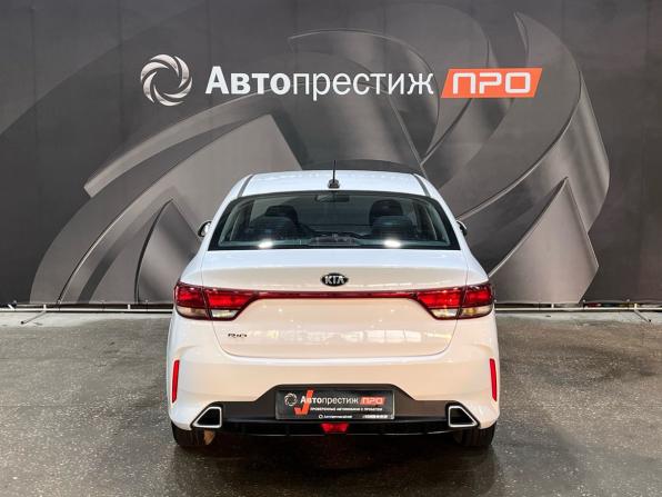 Kia Rio IV Рестайлинг с пробегом 2021 года, цена 1 240 000 рублей, 112796 км, седан, Автокод Объявления