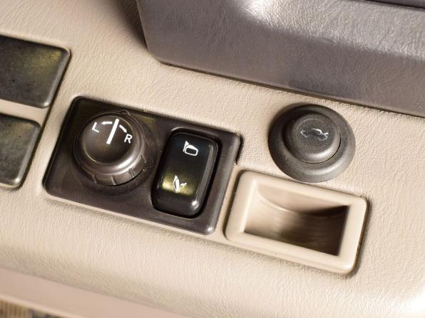 Nissan Serena II (C24) с пробегом 2001 года, цена 599 995 рублей, 231805 км, минивэн, Автокод Объявления