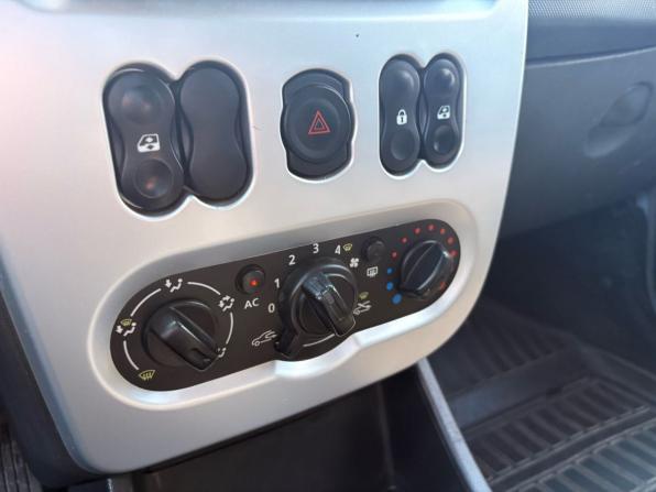Renault Logan I Рестайлинг с пробегом 2014 года, цена 489 000 рублей, 100838 км, седан, Автокод Объявления