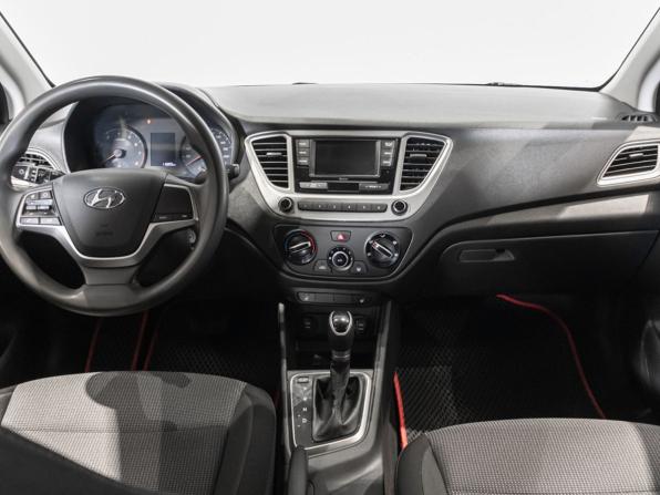 Hyundai Solaris II Рестайлинг с пробегом 2020 года, цена 1 541 200 рублей, 115000 км, седан, Автокод Объявления