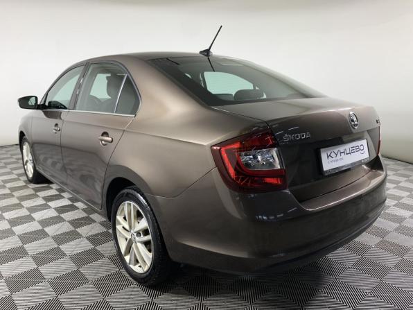 Skoda Rapid I с пробегом 2017 года, цена 870 000 рублей, 245029 км, лифтбек, Автокод Объявления