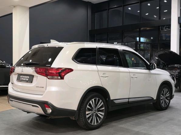 Mitsubishi Outlander III Рестайлинг 3 с пробегом 2019 года, цена 2 301 000 рублей, 71152 км, внедорожник, Автокод Объявления