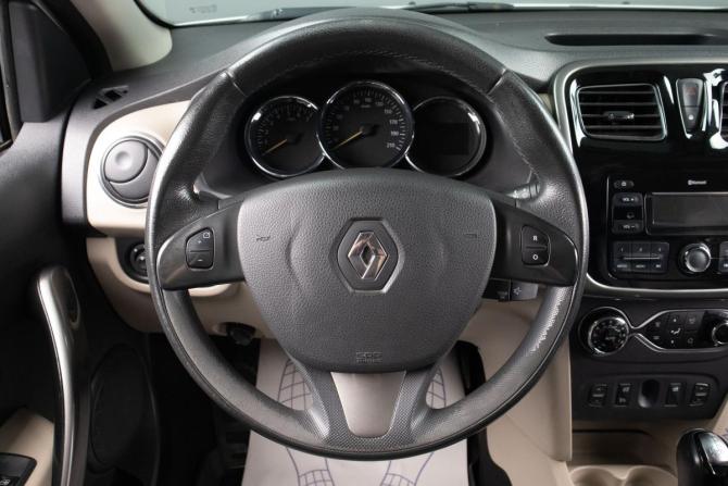 Renault Logan II с пробегом 2017 года, цена 899 000 рублей, 73150 км, седан, Автокод Объявления