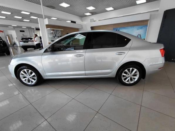 Skoda Octavia III (A7) Рестайлинг с пробегом 2018 года, цена 1 449 000 рублей, 327763 км, лифтбек, Автокод Объявления
