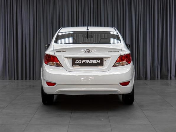 Hyundai Solaris I с пробегом 2013 года, цена 869 000 рублей, 194681 км, седан, Автокод Объявления