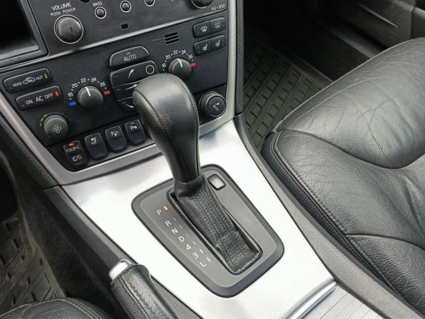 Volvo S60 I Рестайлинг с пробегом 2006 года, цена 699 000 рублей, 258683 км, седан, Автокод Объявления