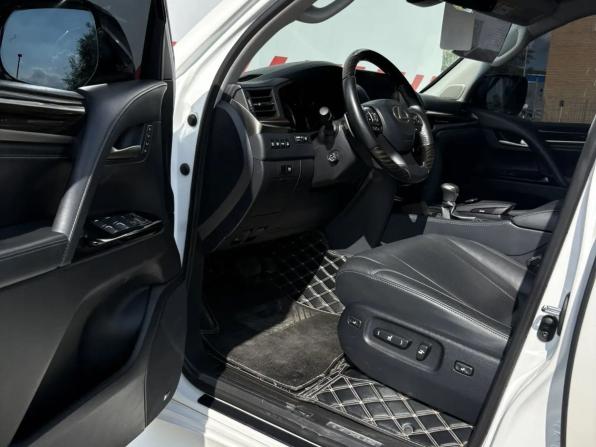 Lexus LX III Рестайлинг 2 с пробегом 2019 года, цена 10 500 000 рублей, 73202 км, внедорожник, Автокод Объявления